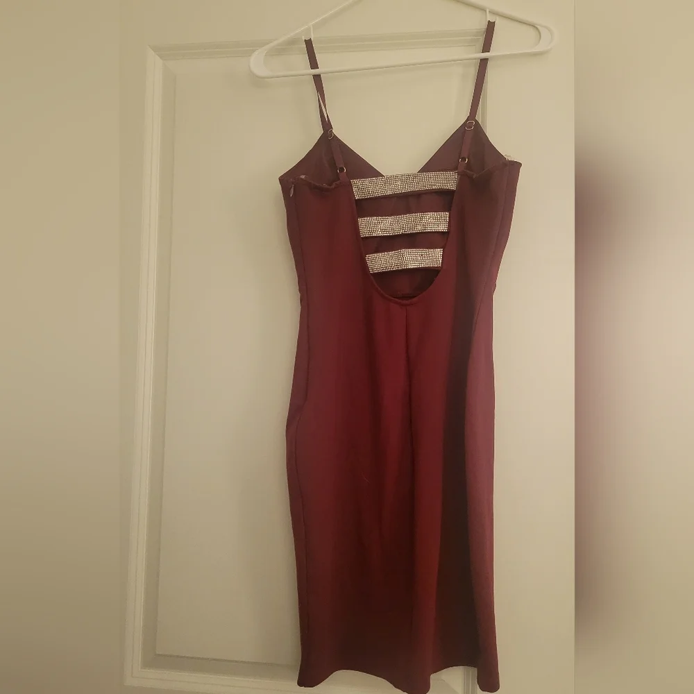 Burgundy mini dress - Picture 3 of 3